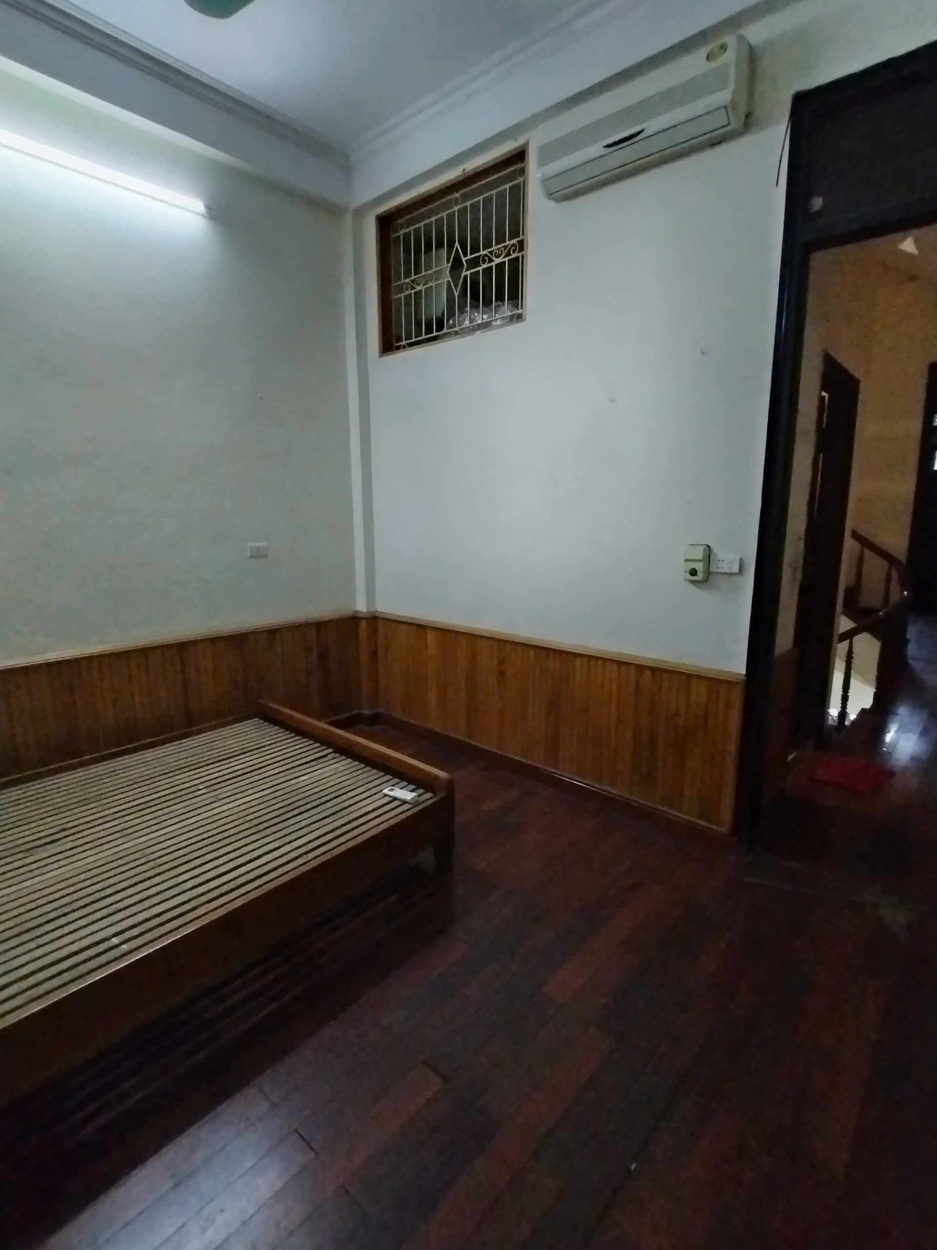 Cho thuê nhà liền kề 93 Hoàng Văn Thái 4 tầng x 50m2, 4 ngủ, 15 Triệu/tháng. - Ảnh 3